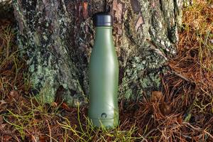 CURVE9 Stainless steel vacuum bottle CURVE - SOLID GREEN 曲线瓶-绿色
